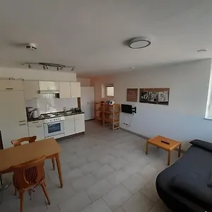  Apartment Goltz